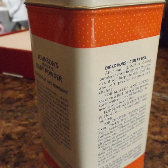 Johnson and Johnsons Baby Powder collectible tin with paperwork - Picture 2 of 4